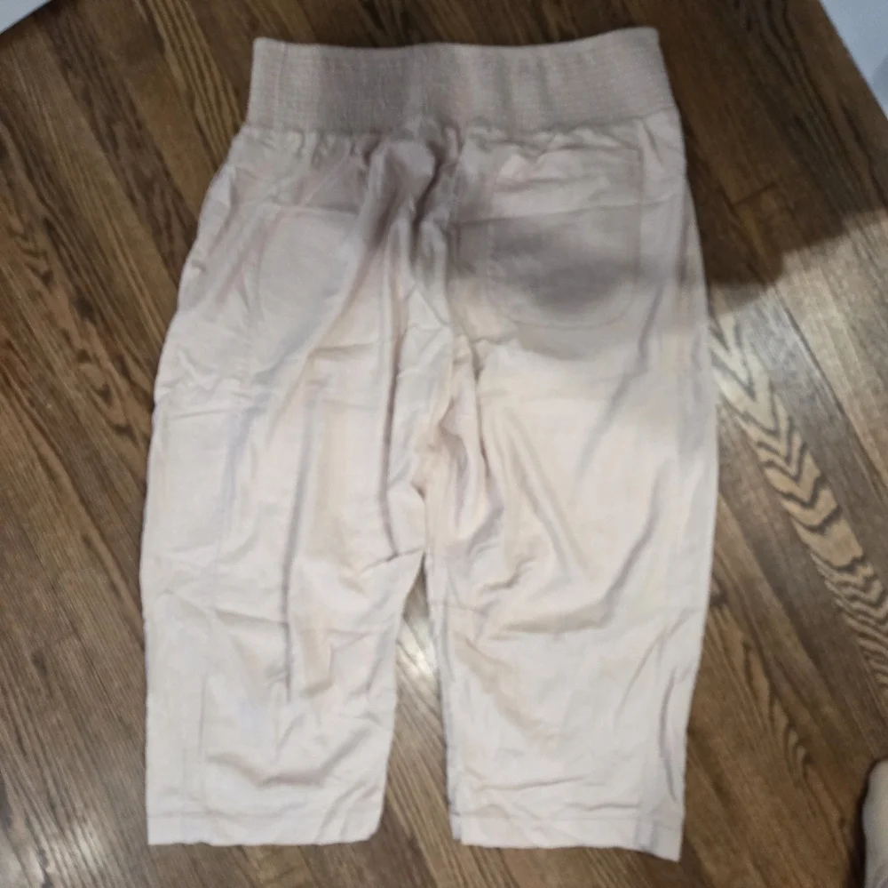Anthropologie Light Blush Pink Smocked Waist Capris - Picture 3 of 4